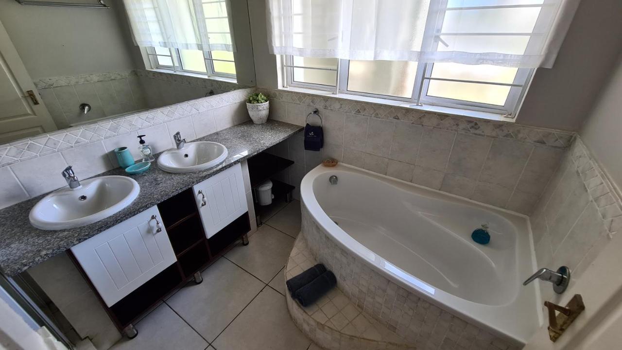 Shaka'S Seat Guesthouse Ballito Ngoại thất bức ảnh
