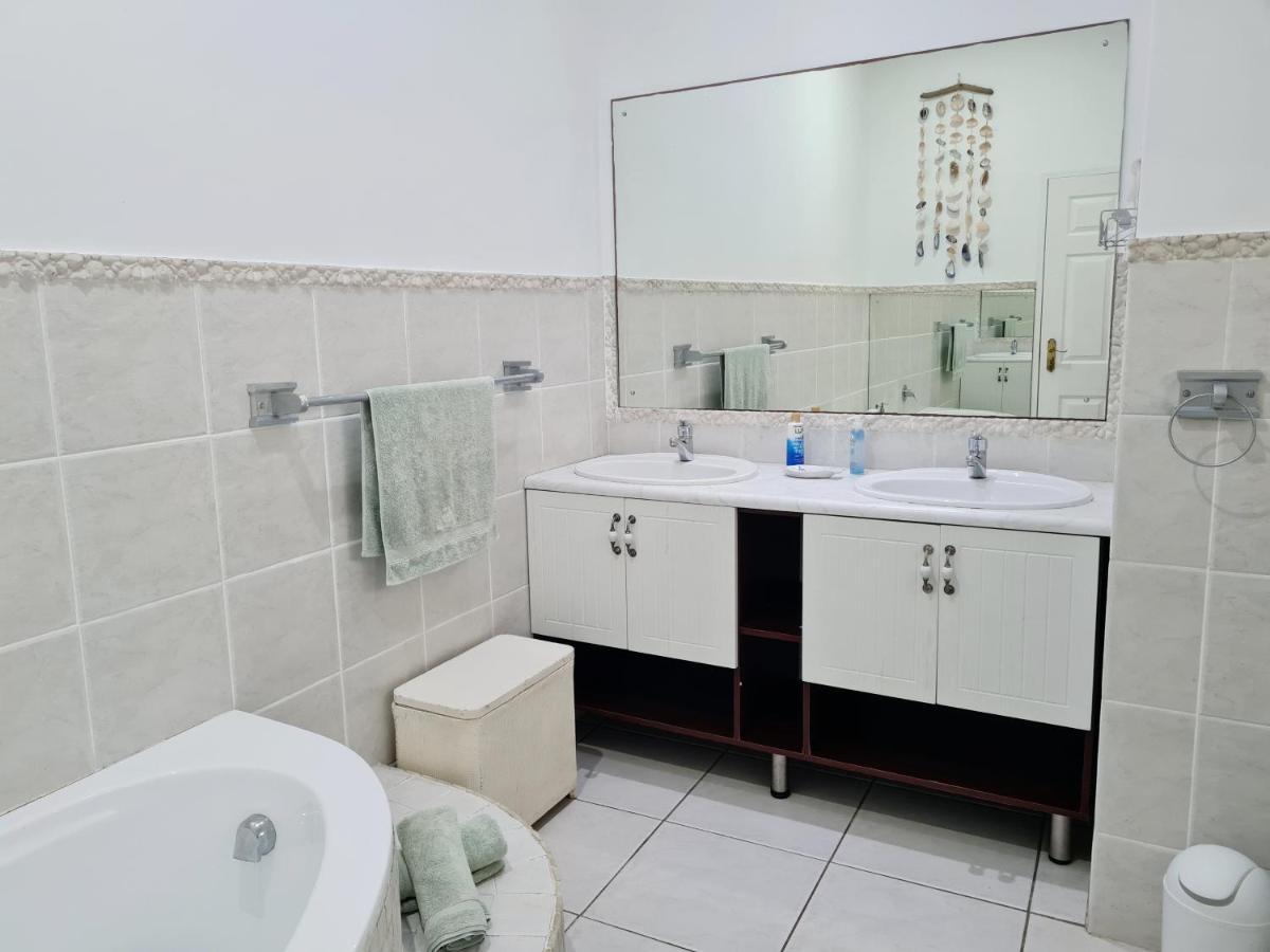 Shaka'S Seat Guesthouse Ballito Ngoại thất bức ảnh